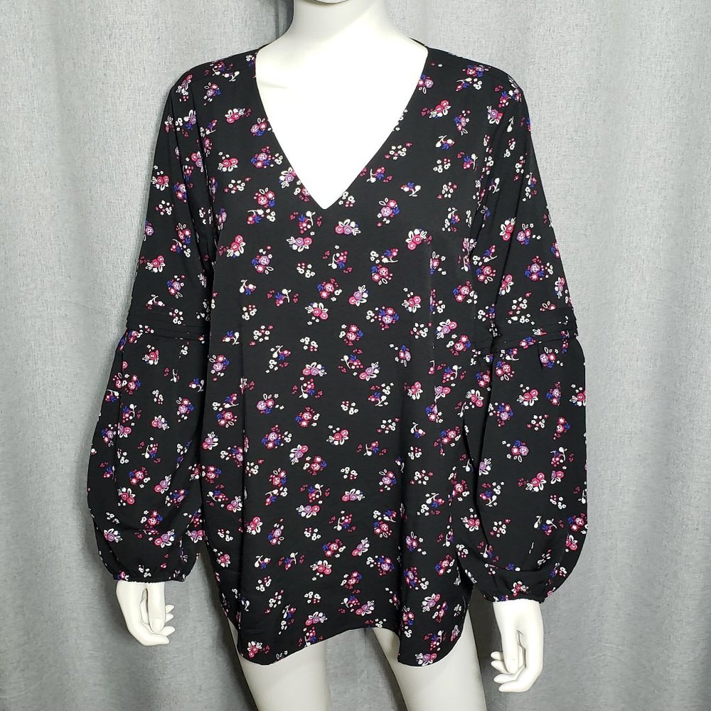 $12 Lane Bryant VNeck Multicolor Floral Blouse